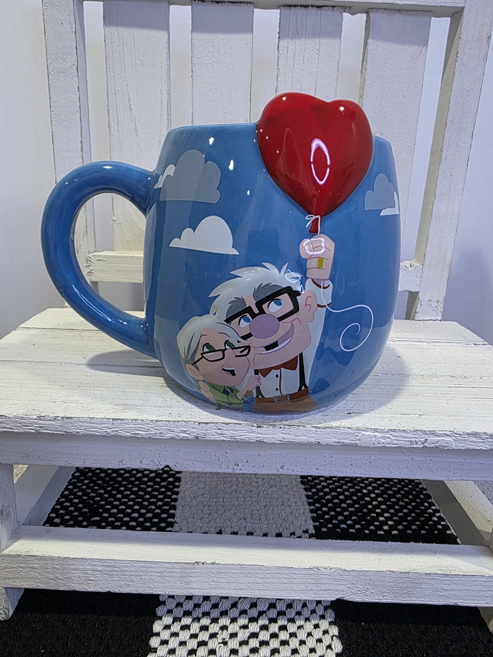 Disney Pixar UP Carl & Ellie Mug - 3D Heart Balloon - Brand New.